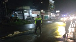Motor Terserempet Bus, Perempuan Muda asal Surabaya Tewas di JL Raya Medaeng Waru