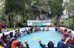 Aktivis Mahasiswa Unusida Dibekali Manajemen Keorganisasian di Pacet