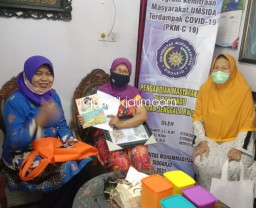 Abdimas Umsida Bantu WA Bot Konseling Kesehatan untuk Posyandu Taman Jenggala di Era New Normal