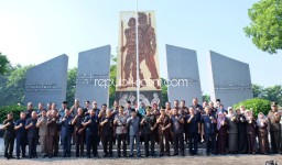 Peringati HUT Ke 161, Forkopimda Sidoarjo Ziarah TMP dan Mantan Bupati