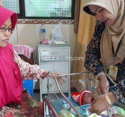 Bayi Laki-Laki di Balongbendo Lahir Bersamaan Kalender Cantik 20-02-2020 Secara Normal