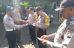 Polisi Harus Taat Hukum, Anggota Polsek Ngebel Dicek Kelengkapannya