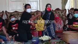 Relawan Rilis Sambangi Wabup Ponorogo di Rumdin Bawa Hasil Panen Kebun Sendiri