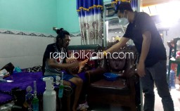 Usai Reses di Balongbendo, Anggota DPRD Jatim Langsung Beri Bantuan Penderita Paru-Paru Asal Krian