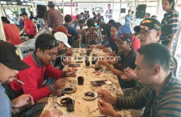 Kurangi Pemakaian Gadget, Ratusan Peserta Ramaikan Lomba Nyete Bersama Gus Muhdlor