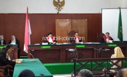 Henry J Gunawan dan 3 Terdakwa Lain Diputus Bebas, Dyah Dijatuhi Hukuman 1 Tahun 6 Bulan