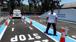 Ujian Praktik Pemohon SIM A di Sidoarjo Gunakan Sensor Ultrasonik