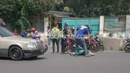 Hendak Mendahului Truk, Ojol dan Penumpangnya Tewas di Jalan Raya Krian - Balongbendo