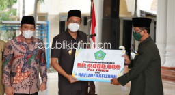 Gus Muhdlor Beri Penghargaan Kepada Ratusan Penghafal Al Qur’an dan Qori’ di Sidoarjo