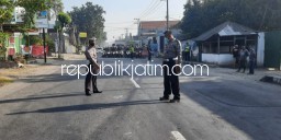 Motor Bersenggolan dengan Motor Kabur, Pengendara Motor Asal Wringinanom Terjatuh Tewas Tertabrak Dump Truk