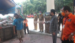 Pemkab Sidoarjo Terima Bantuan Beras 5 Ton serta Telur dan Ayam 1 Ton dari Pemprop Jatim