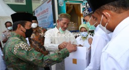 Menteri KKP Safari Gemarikan ke Ponpes Bumi Shalawat, Gus Muhdlor Minta Hibah Pulau Lusi