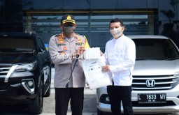 Bantuan APD dan 1.000 Masker Anggota Dewan Propinsi untuk Polresta Sidoarjo