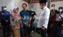 Terapkan Program Zero Pasung, Bupati Ponorogo Lepas Gembok Rantai Yang Mengikat Kaki ODGJ 16 Tahun