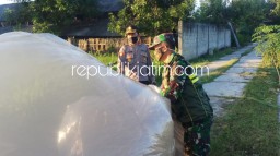 Selamatkan Penerbangan, Pasukan TNI AU Lanud Iswahyudi Operasi Balon di Ponorogo