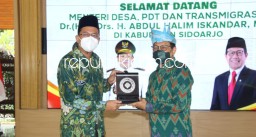 Mendes PDTT Beri Penghargaan Utama SDGs untuk Kades dan Camat yang Selesaikan Laporan Tepat Waktu