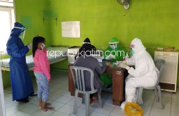 Puskesmas Kauman Rapid Test 60 Tetangga Pasien Positif Covid-19 Asal Somoroto