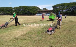 Disbudparpora Akhirnya Potong Rumput Stadion Batoro Katong Ponorogo
