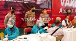 Tinjau Vaksinasi Tahap Dua, Kapolresta Sidoarjo Optimis Segera Terbentuk Herd Immunity Bagi Warga