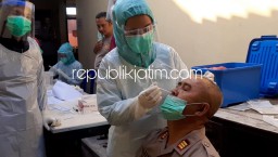 Untuk Memastikan Anggotanya, Polsek Sukorejo Gelar Rapid Tes Antigen