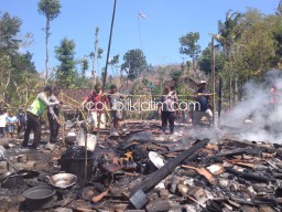 Ditinggal Lihat Kulkas Baru Tetangga, Rumah Ibu dan Anak Ludes Terbakar