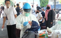 159 Anggota dan Sekwan DPRD Sidoarjo Diswab, Positif Dilarang Ikut Kegiatan Kedewanan