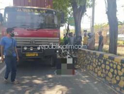 Terpeleset, Pemuda Nginden Surabaya Tewas Terlindas Truk Kontainer di Sidoarjo
