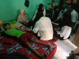 Dimas Satria Harus Jalani Fisioterapi Tim Home Care RSUD Sidoarjo