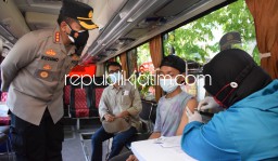 Siapkan 800 Dosis, Kapolresta Sidoarjo Ajak Pedagang Pasar Tradisional Ikut Vaksin dan Patuh Prokes