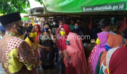 Blusukan Pasar Watutulis, BHS - Taufiq Siap Perbaiki Wajah Pasar Tradisional di Wilayah Perbatasan