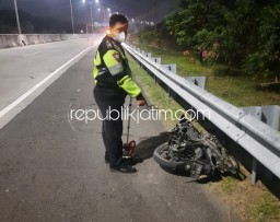 Identitas Dua Pengendara Motor Korban Lawan Arus Tertabrak Bus di Tol Surabaya - Mojokerto Diketahui Warga Bangkalan