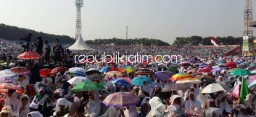 Sejuta Santri Banjiri Istighotsah Kubro di GOR Sidoarjo