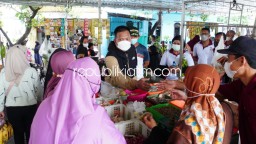 Kapolresta Sidoarjo Ajak Anggota Olahraga Sambil Sosialisasi Protokol Kesehatan dan Belanja ke Pasar