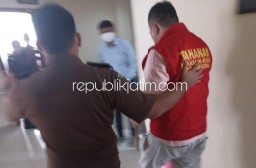 Ngemplang Pajak Rp 377,49 Juta, Bos Distributor Solar Industri Ditahan Jaksa Kejari Bojonegoro