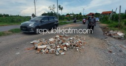 Pj Bupati Sidoarjo Minta Dinas PU Bina Marga Perbaiki JL KH Ali Masud Buduran yang Dipenuhi Kubangan