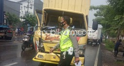Kecelakaan Beruntun Tiga Truk di Jalur Surabaya - Mojokerto, Semua Sopir Selamat Kerugian Rp 10 Juta