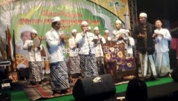 Bersama Gus Ali, Begini Cara Warga Bogempinggir Peringati Maulid Nabi