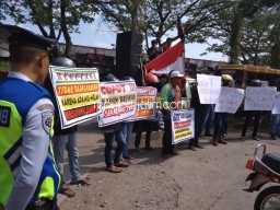 Aktivis Ponorogo Desak Dishub Tertibkan Bus Tanpa Trayek