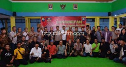 Cangkrukan, Upaya Kapolresta Sidoarjo Jaga Kondusifitas Kamtibmas Jelang Pilkades Serentak