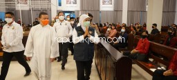 Gubernur Jatim Apresiasi Disiplin Protokol Kesehatan Misa Natal di Sidoarjo