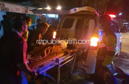 Terperosok Jalan Berlubang Kakek Pengendara Motor di Ponorogo Dilarikan RSUD