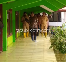 Sidak Banjir Tiga Desa di Tanggulangin, Bupati Sidoarjo Minta Kisdam Lama Dibongkar dan Pompa Ditambah