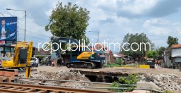 Proyek Flyover JPL 64 Krian, Puluhan Bangunan Mulai Dibongkar dan Dikosongkan, Ditarget 29 Maret Pembayaran