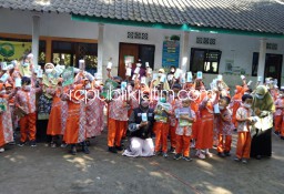 ACT dan YPPU Nurul Izzah Kediri Ajak Siswa Siswi Berbagi Sedekah Sejak Usia Dini
