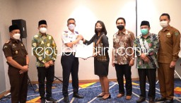 Kerjasama Parkir Diteken, Gus Muhdlor Minta PT ISS Berdayakan Jukir Lama Manfaatkan Layanan Elektronik