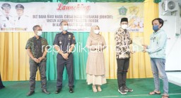 Ribuan Buruh Pabrik Rokok di Sidoarjo Terima BLT DBHCHT