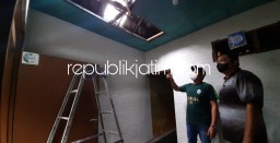 Wabup Sidoarjo Tinjau Rumah Warga Korban Amukan Angin Puting Beliung di Tebel Gedangan
