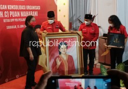 Bantu Rp 25 Juta, Mbak Puan Bakar Semangat Kader dan Pengurus DPC PDI Perjuangan Sidoarjo Menangi Pemilu 2024