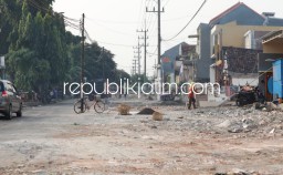 Juli Pembongkaran Bangunan Tuntas, Gus Muhdlor Kebut Pembangunan Frontage Road Segmen 2 Gedangan - Lingkar Timur