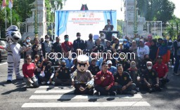 Bersama Dirlantas Polda Jatim, Polisi Ajak Masyarakat Sidoarjo Olahraga dan Tertib Berlalu Lintas